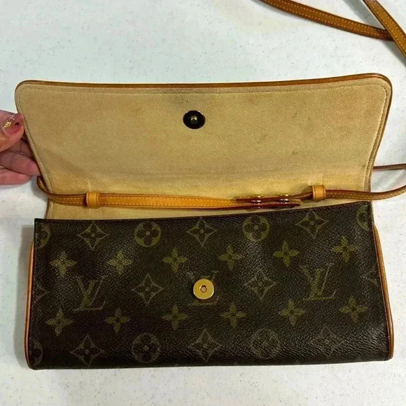 Louis Vuitton Pouchette Twin GM Authentic EUC LV Monogram Leather w/ dust bag - Picture 7 of 17